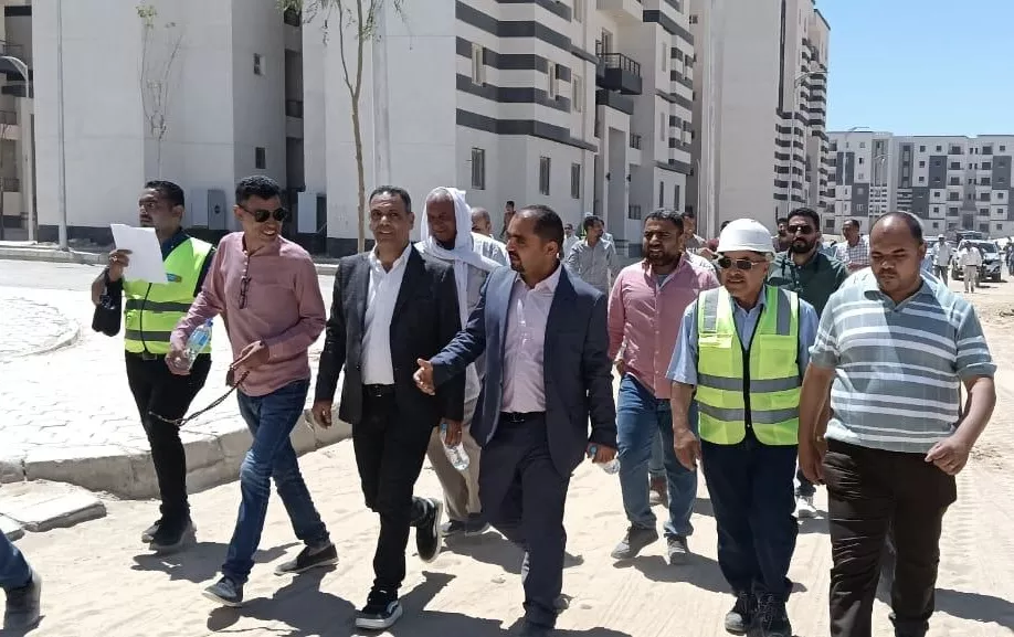 وزيرة الإسكان تتابع موقف مشروعات الإسكان والبنية الأساسية بـ4 مدن