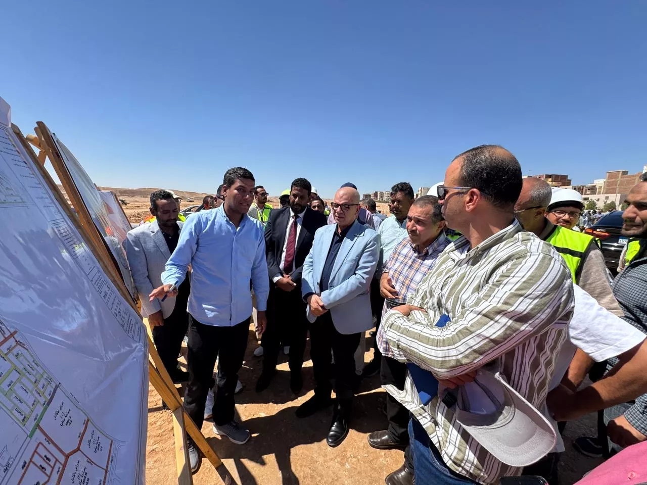 وزيرة الإسكان تتابع موقف مشروعات الإسكان والبنية الأساسية بـ4 مدن