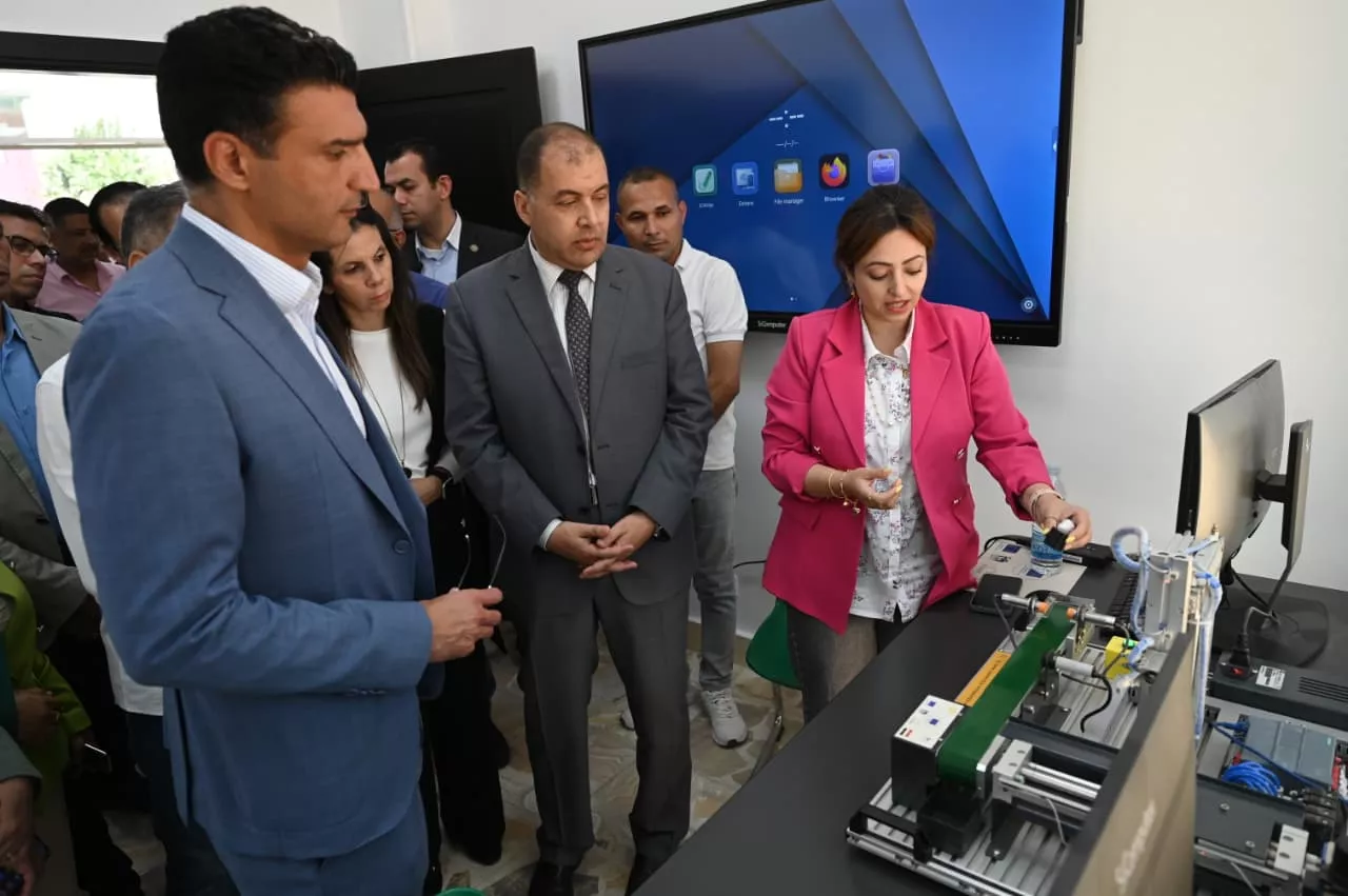 جولة وزير الصناعة بالمنطقة الصناعية بالعاشر من رمضان