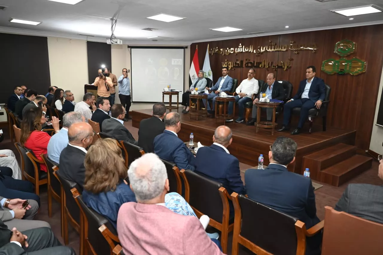 جولة وزير الصناعة بالمنطقة الصناعية بالعاشر من رمضان