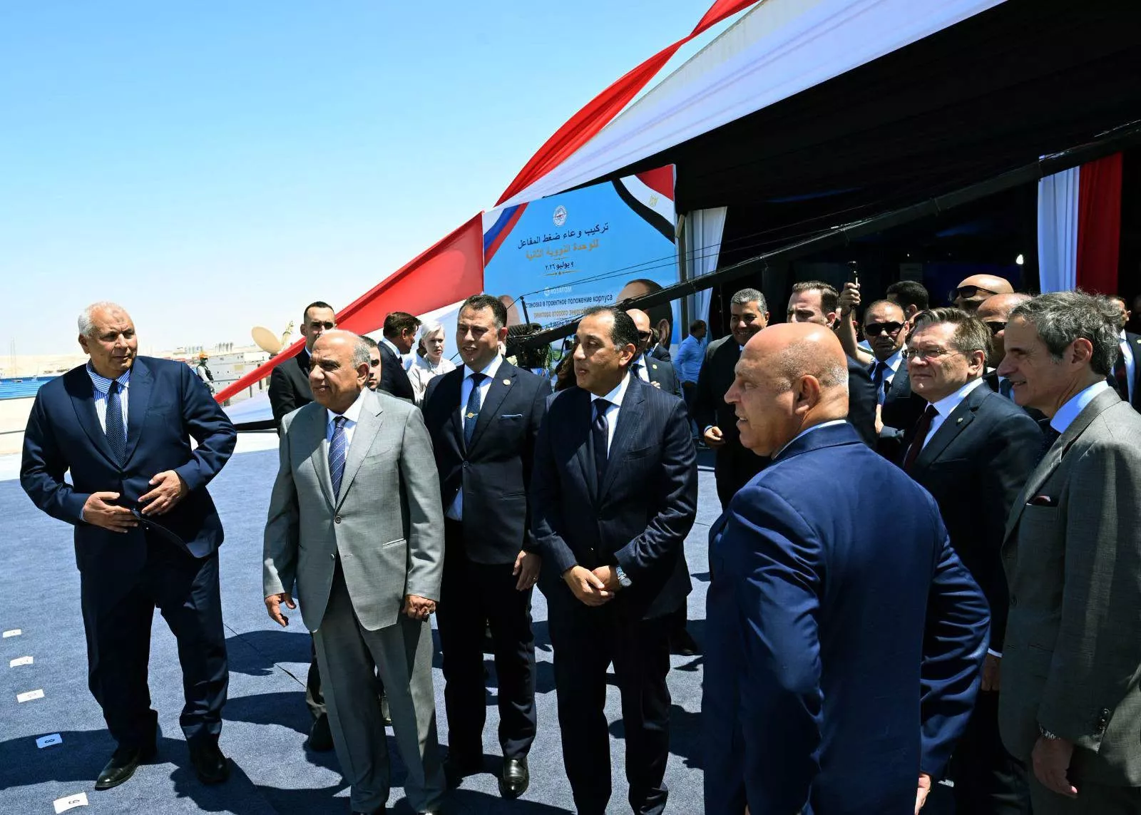 تركيب وعاء ضغط المفاعل للوحدة النووية الثانية بمحطة الضبعة