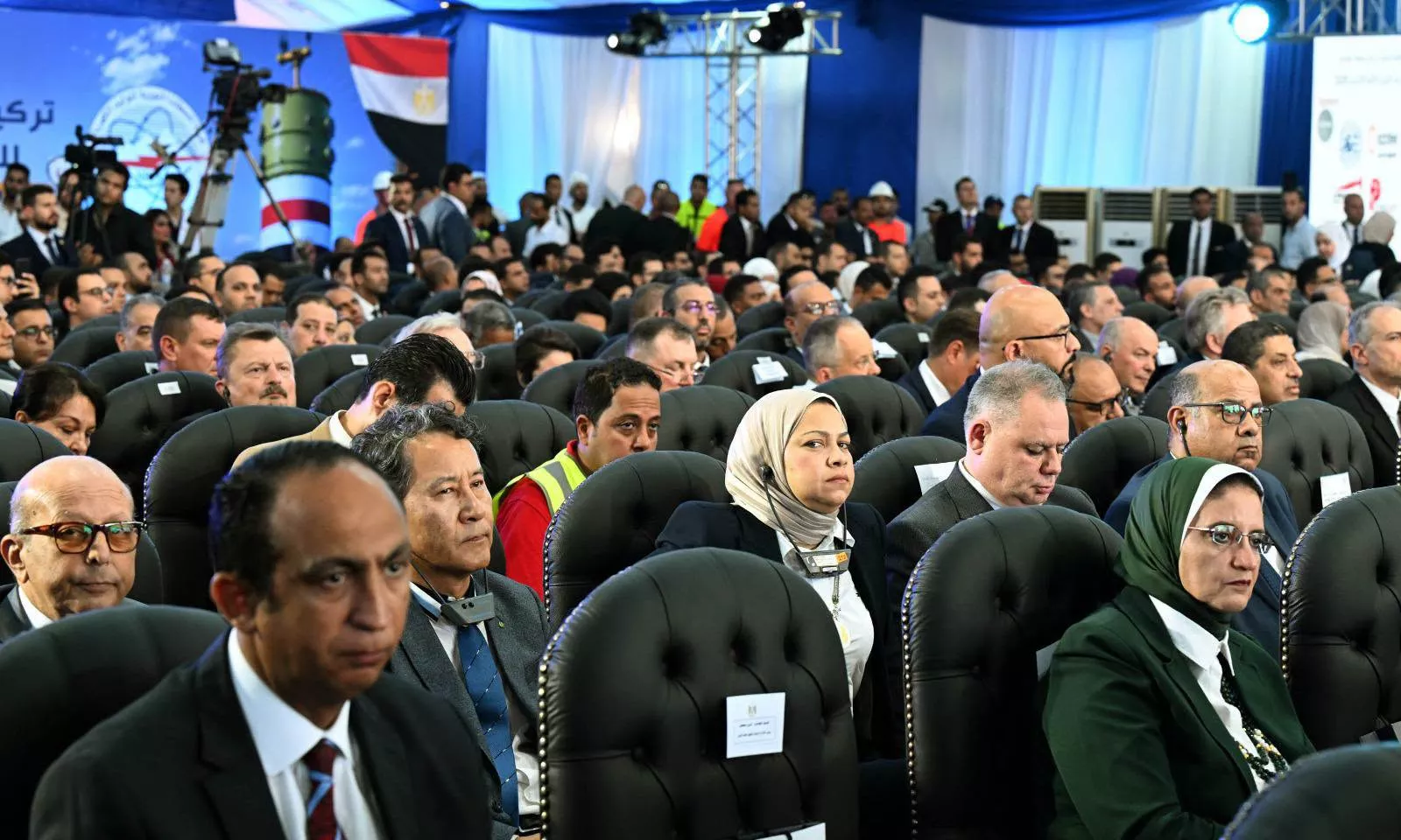 تركيب وعاء ضغط المفاعل للوحدة النووية الثانية بمحطة الضبعة