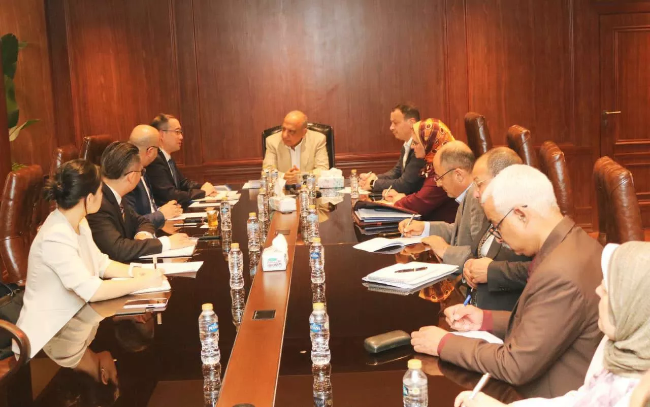 وزير الكهرباء يجتمع مع وفد من مجموعة الصين الجنوبية CSGI