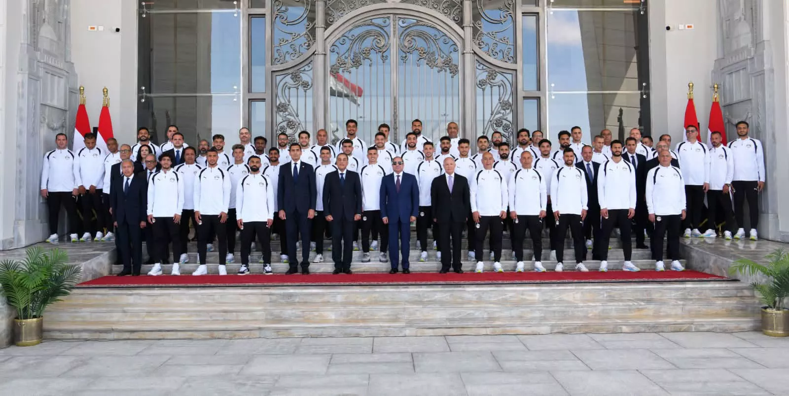 السيسي يستقبل لاعبي المنتخب الوطني لكرة القدم