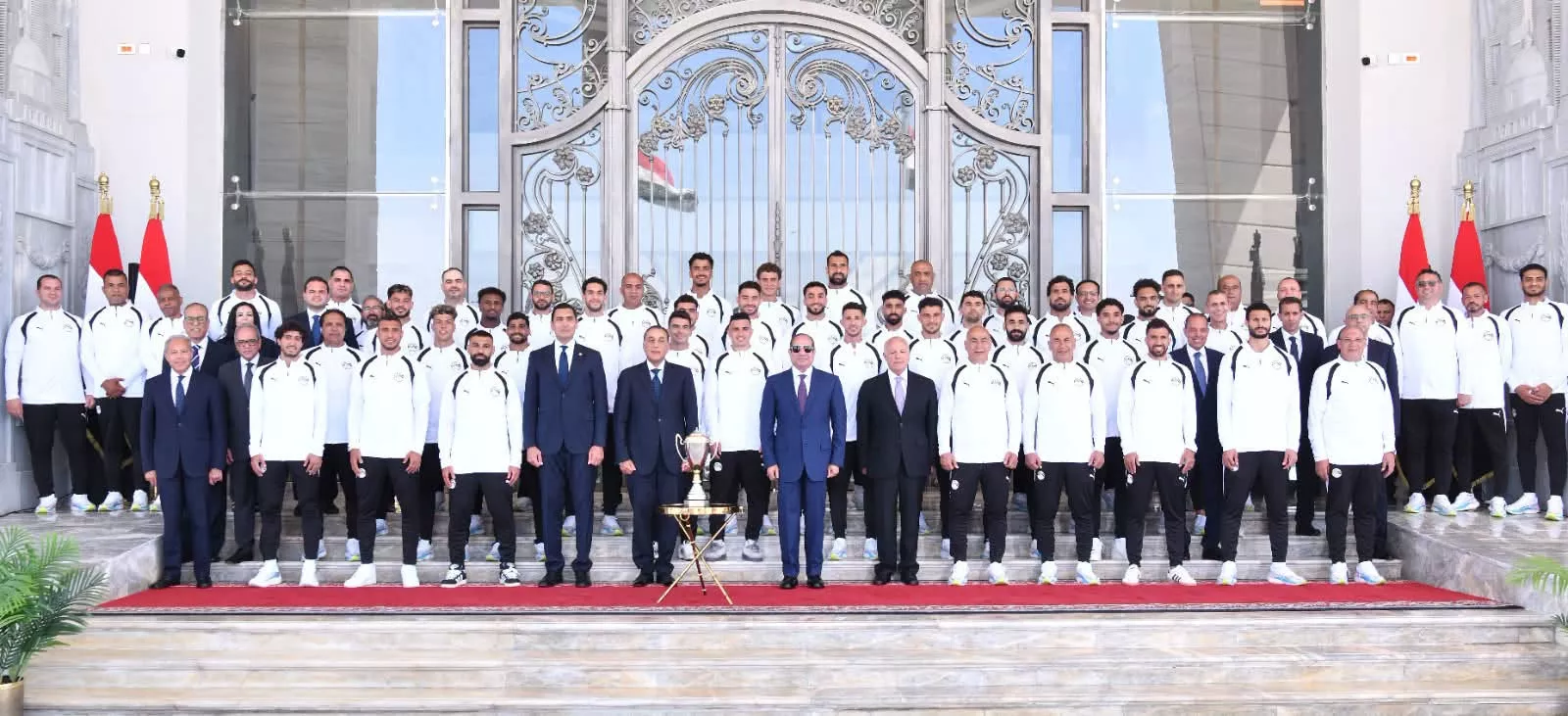 السيسي يستقبل لاعبي المنتخب الوطني لكرة القدم