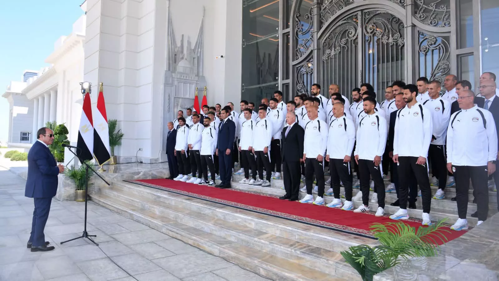 السيسي يستقبل لاعبي المنتخب الوطني لكرة القدم