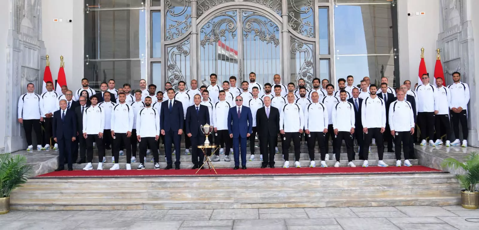 السيسي يستقبل لاعبي المنتخب الوطني لكرة القدم