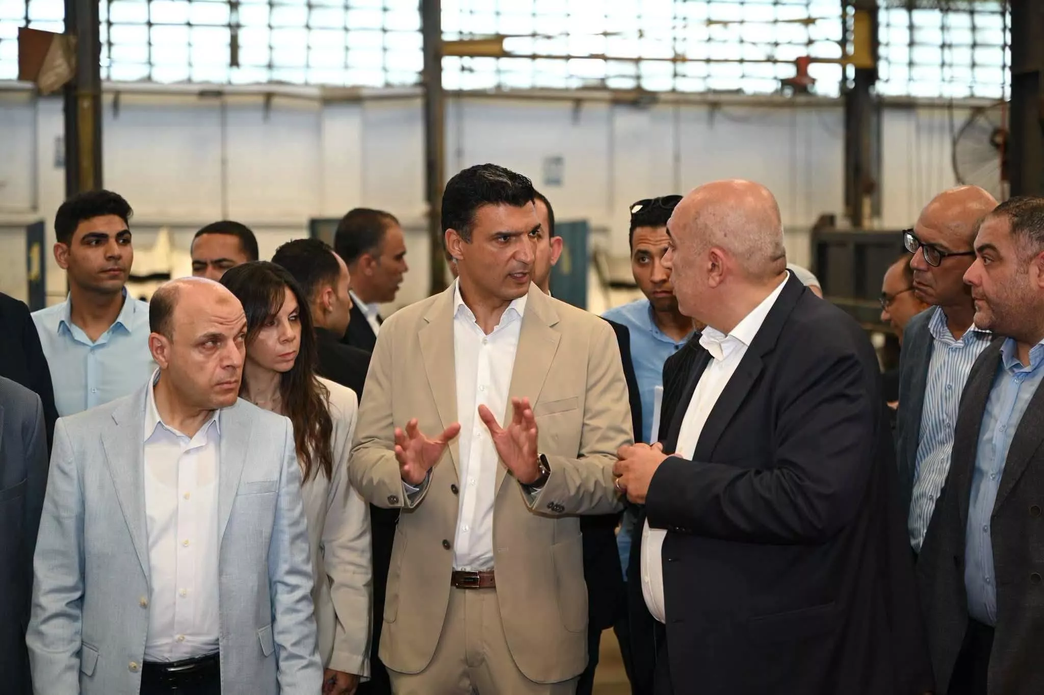 هاشم ومحافظ الغربية يتفقدان 3 مصانع متخصصة في الغزل والنسيج