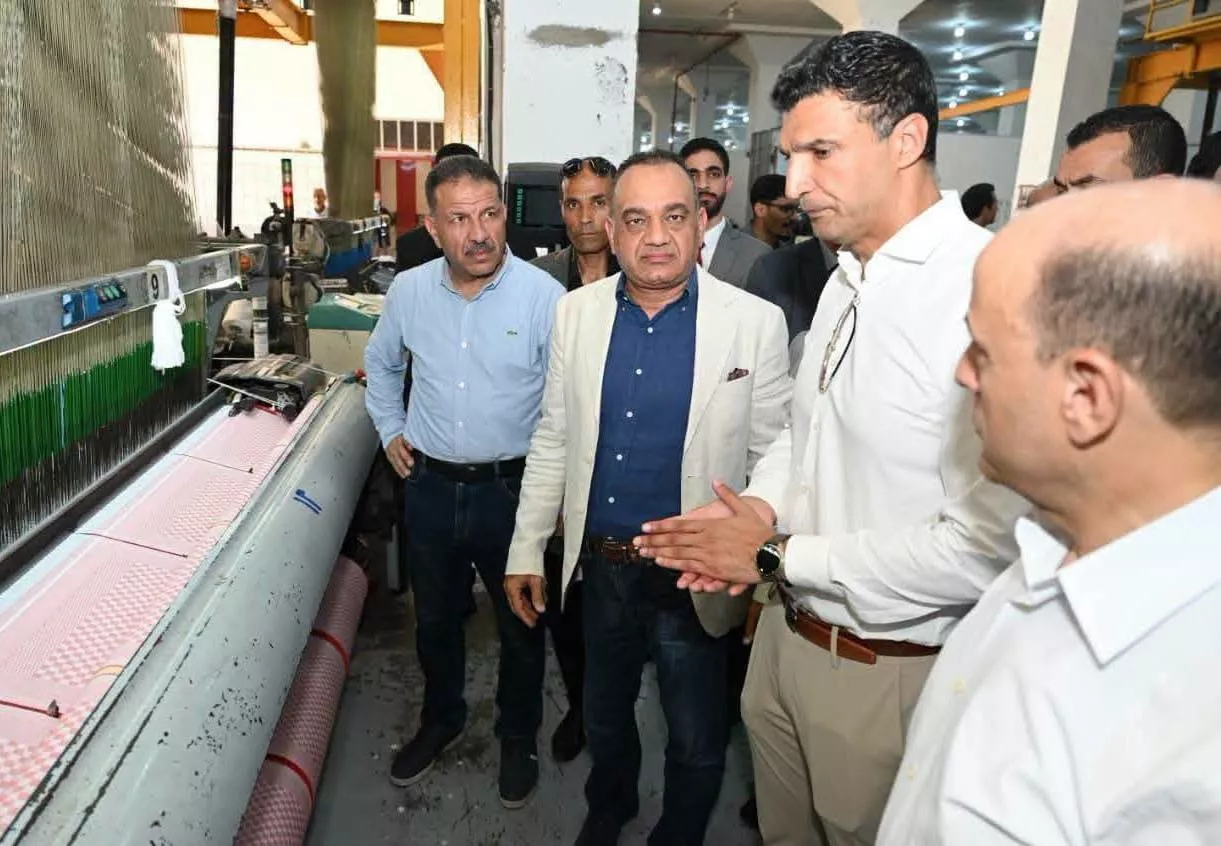 هاشم ومحافظ الغربية يتفقدان 3 مصانع متخصصة في الغزل والنسيج