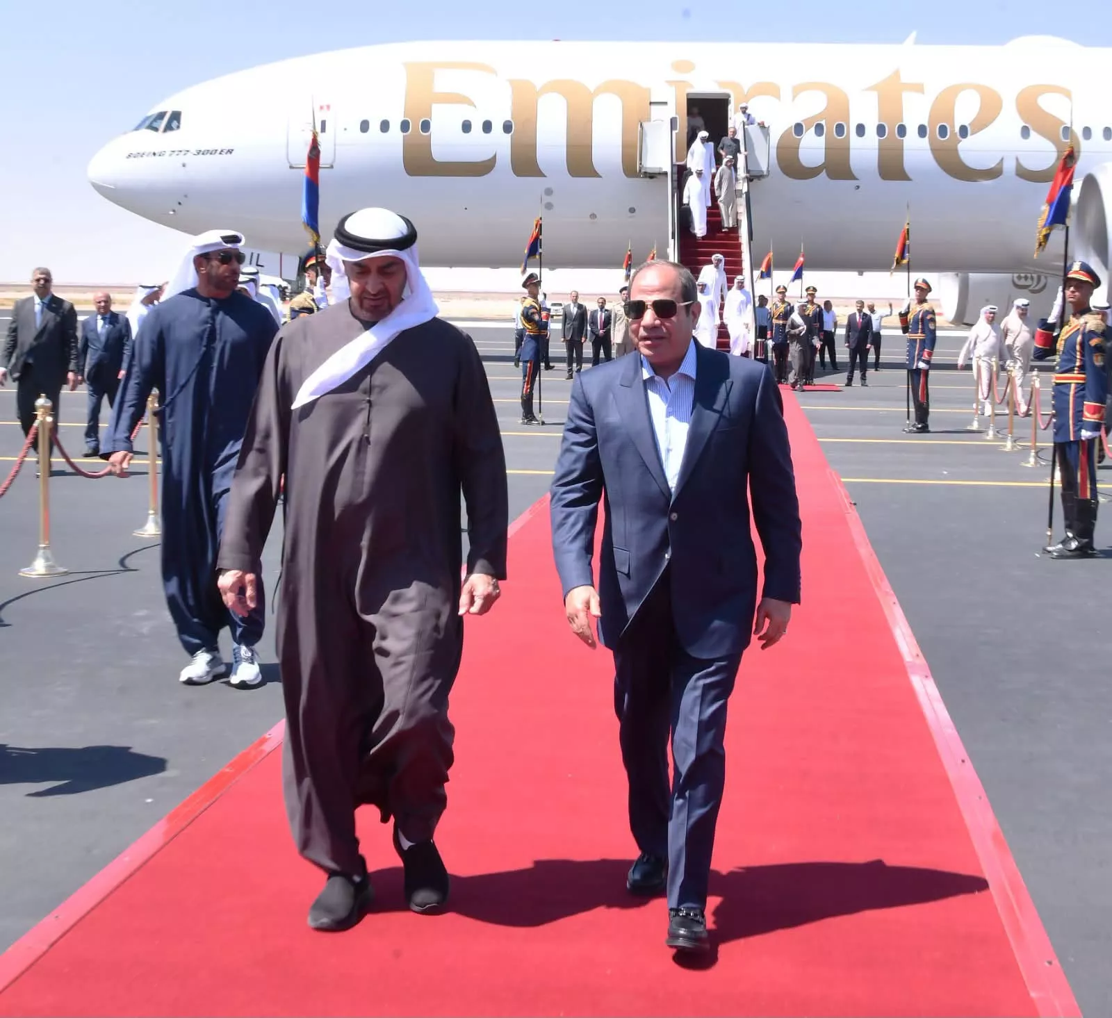 الرئيس السيسي يلتقي نظيره الإماراتي