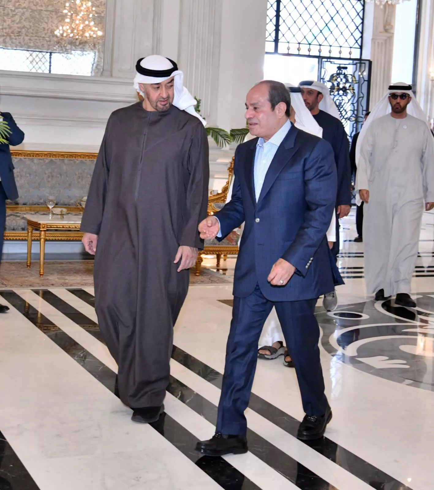 الرئيس السيسي يلتقي نظيره الإماراتي