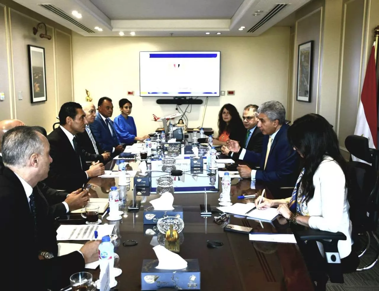 بحث سبل تعزيز التعاون المشترك لدعم السياحة الرياضية