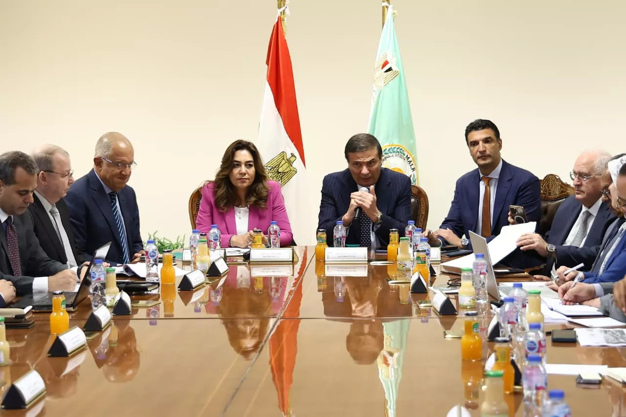 اجتماع تنسيقي موسع لمتابعة الموقف التنفيذي لمبادرة القرية المنتجة