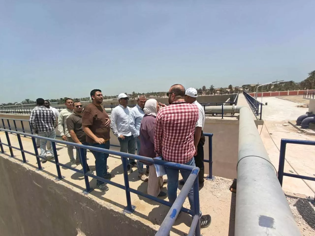 الاسكان تتابع سير العمل بمشروعات مياه الشرب والصرف الصحي بعدد من المحافظات