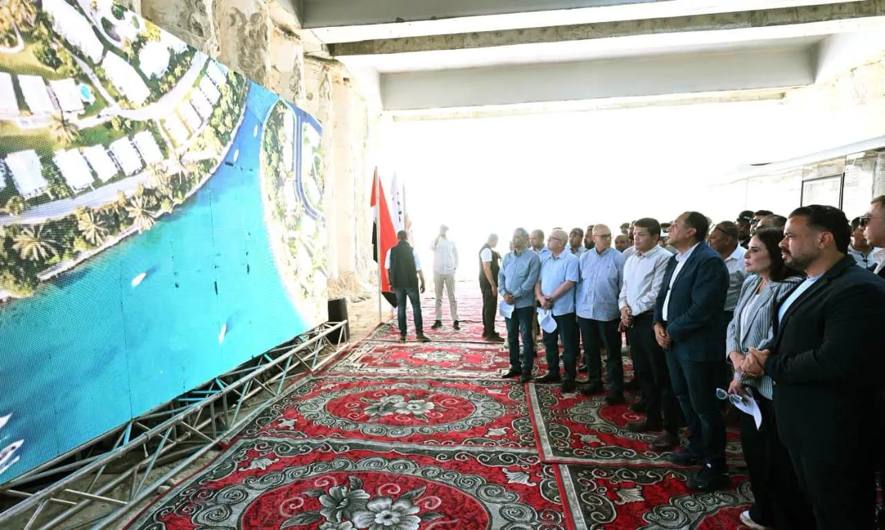 مدبولي يتفقد مشروع نفق الطريق الساحلي بو غاز نيو مارينا