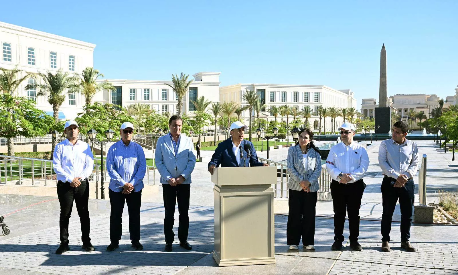 رئيس الوزراء يعقد مؤتمراً صحفياً