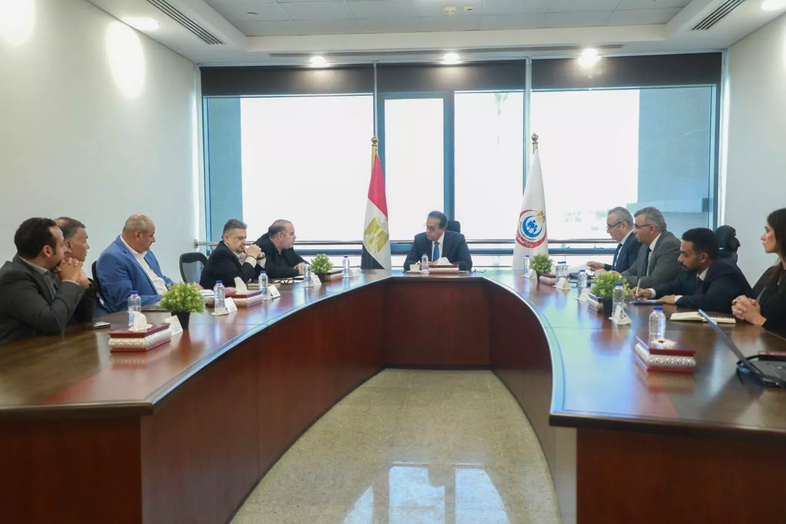 وزير الصحة يجتمع مع ممثلي مجموعة إنفينشور