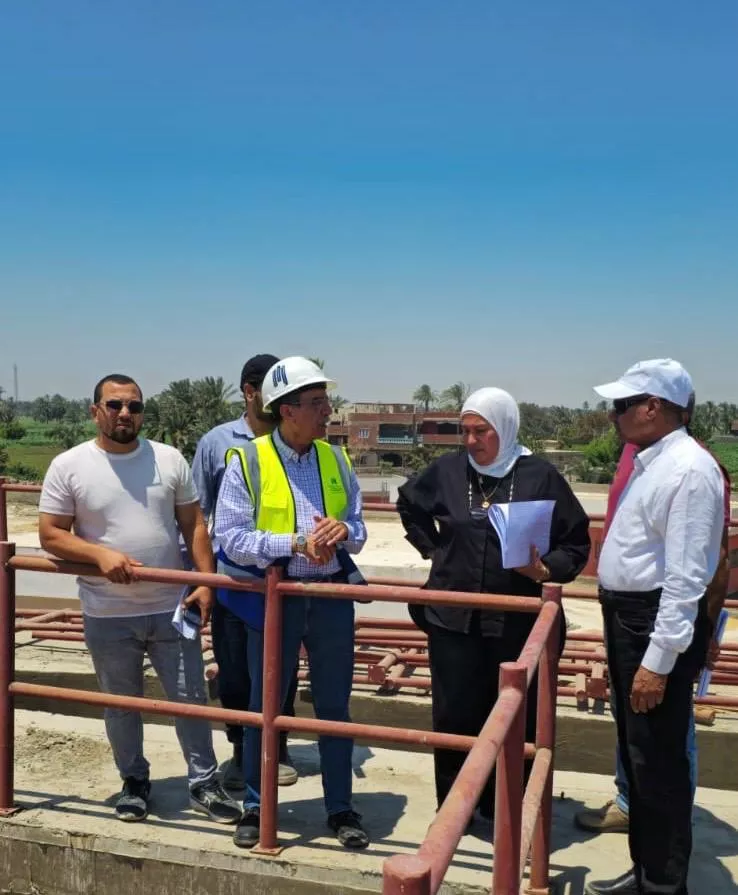 مسئولو الإسكان يتابعون مشروعات مياه الشرب والصرف الصحي في 3 محافظات