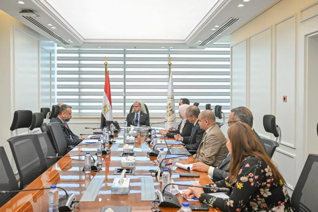 وزير الاستثمار يجتمع مع مسؤولي شركة بروكتر آند جامبل 