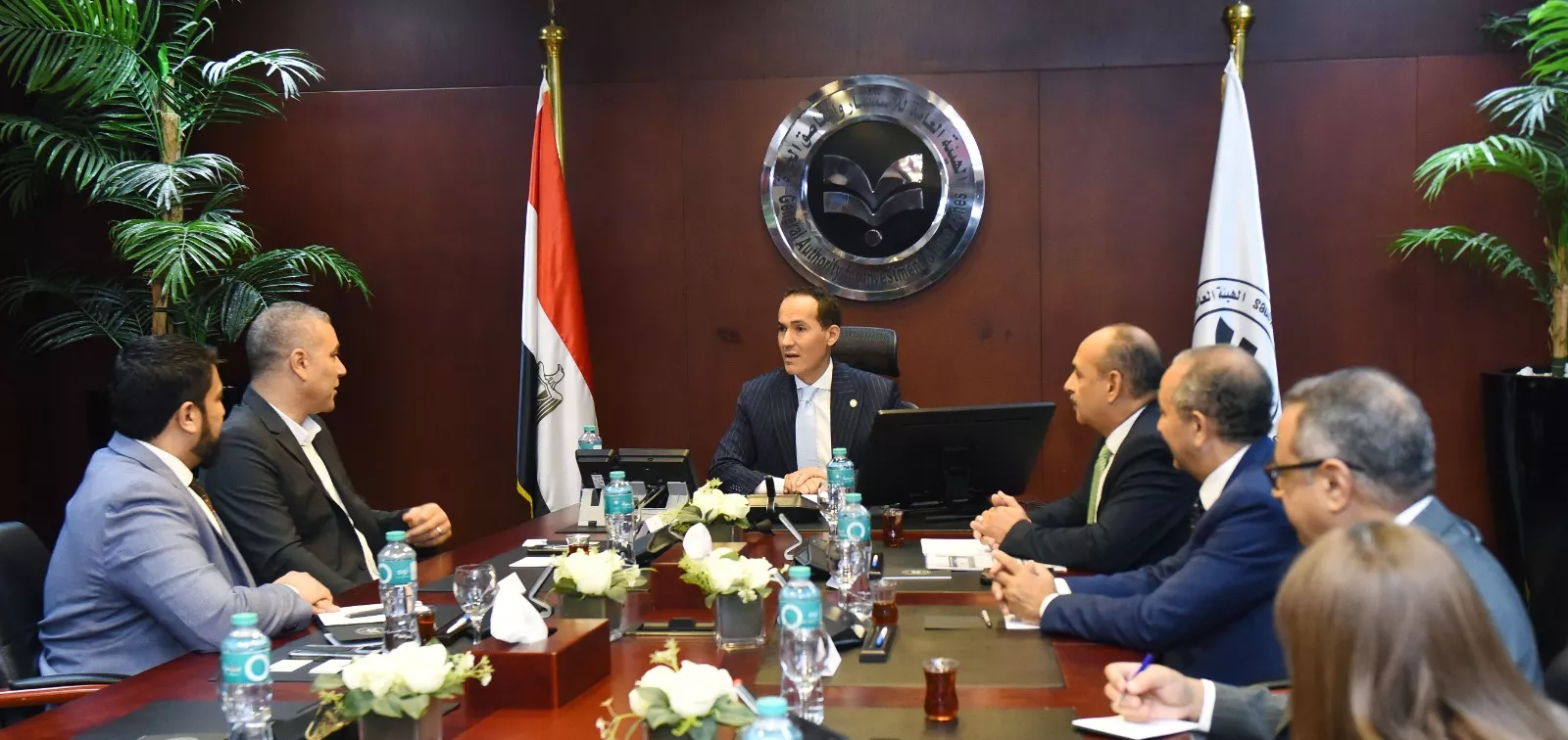 رئيس هيئة الاستثمار يجتمع مع مسؤولي جارديان جلاس