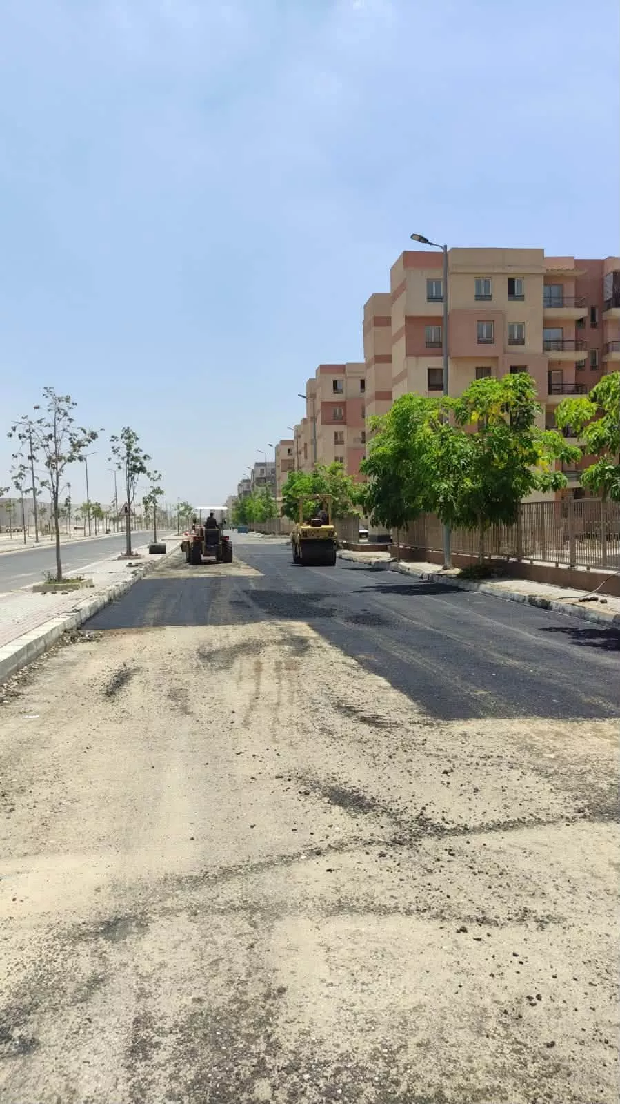 وزيرة الإسكان تتابع موقف عدد من المشروعات بالعبور الجديدة