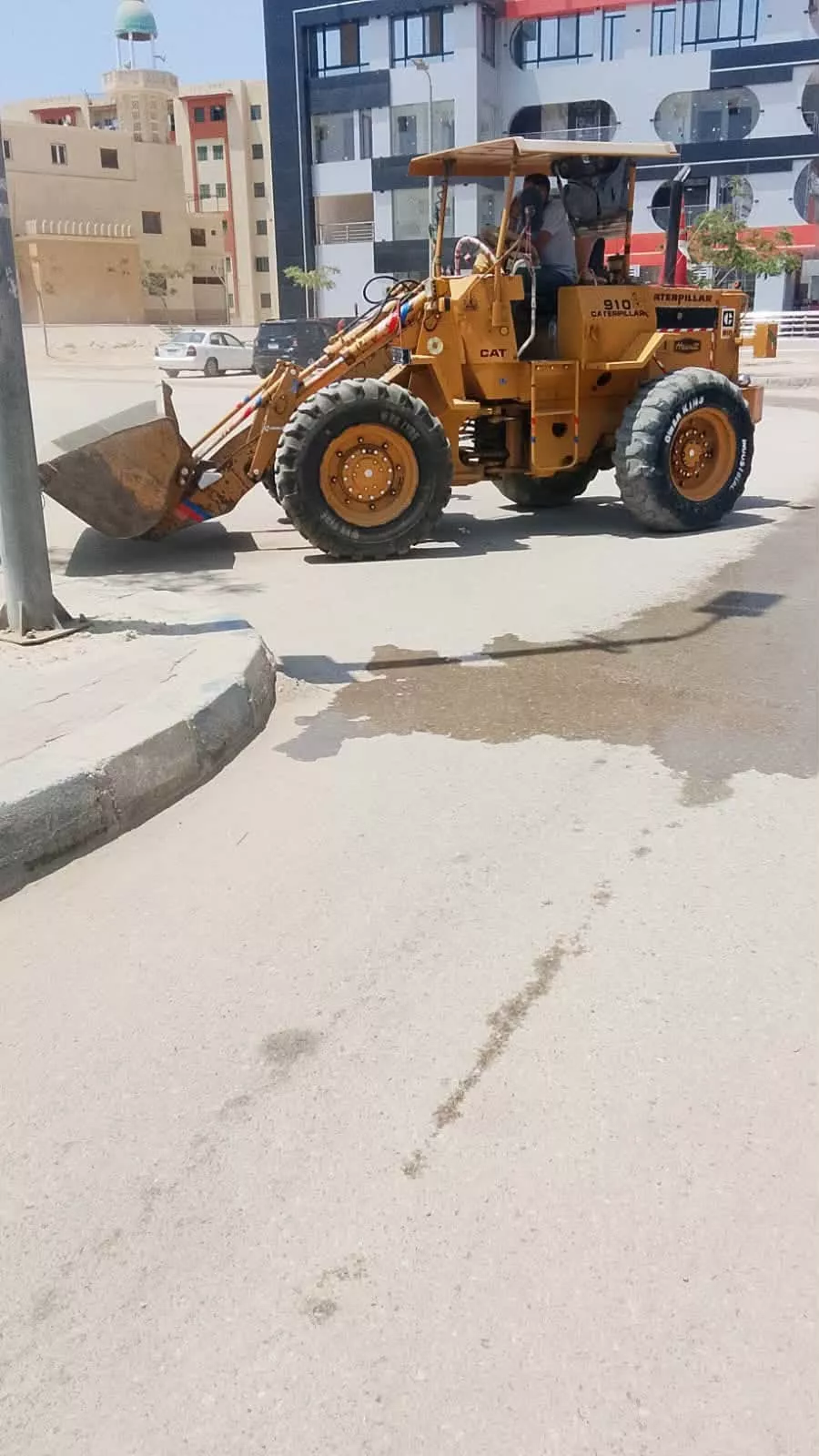 وزيرة الإسكان تتابع موقف عدد من المشروعات بالعبور الجديدة