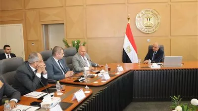 وزير «الكهرباء» يتابع مجريات تنفيذ خطة العمل لرفع كفاءة استخدام الطاقة