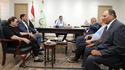 وزير «الزراعة» يبحث آليات تطوير صناعة الدواجن وفتح أسواق تصديرية جديدة