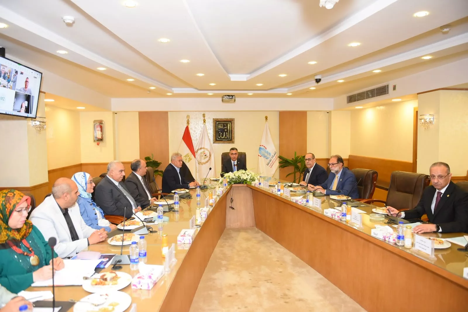 وزير التموين يترأس اجتماع الشركة القابضة للصناعات الغذائية