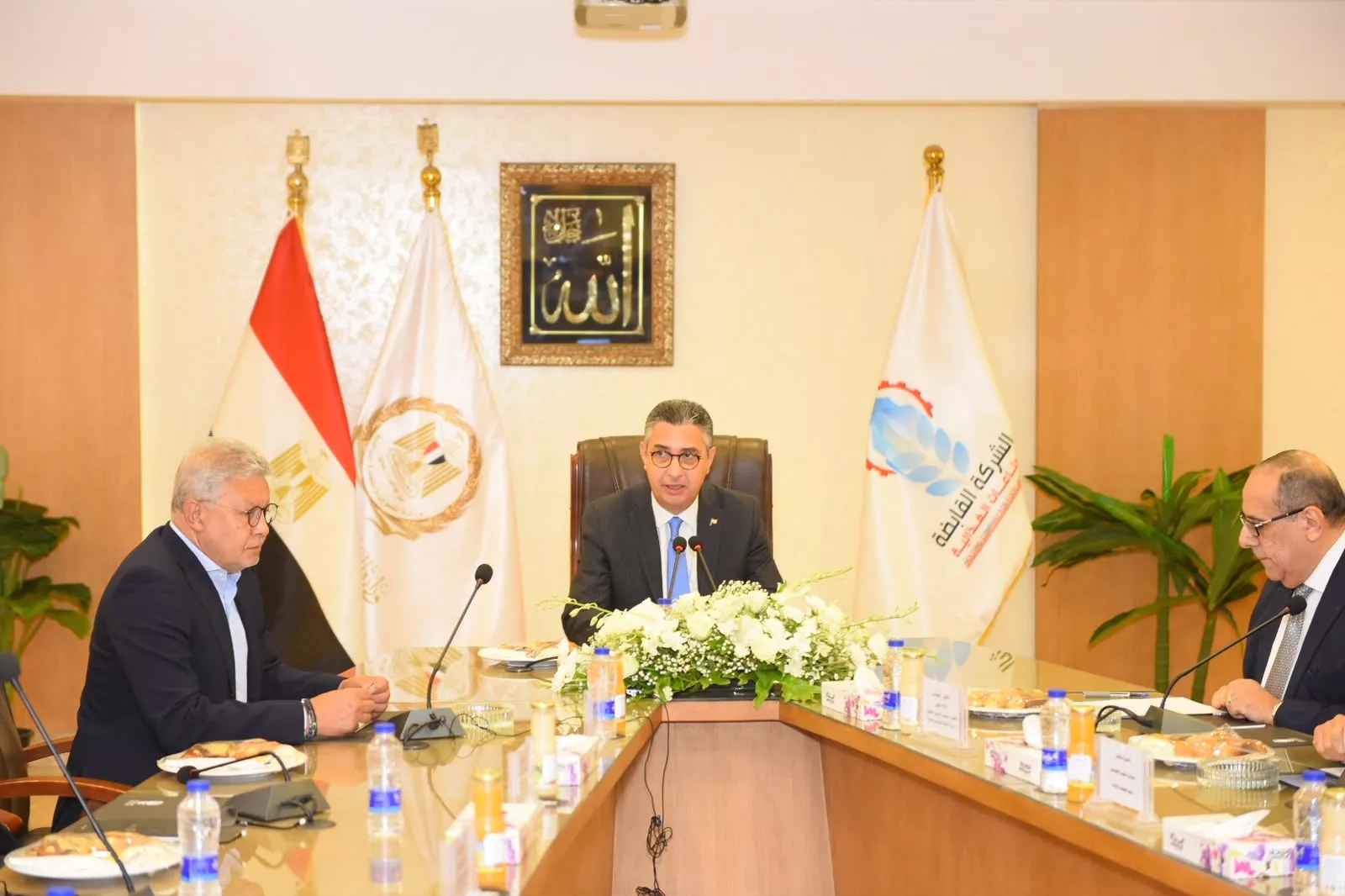 وزير التموين يترأس اجتماع الشركة القابضة للصناعات الغذائية