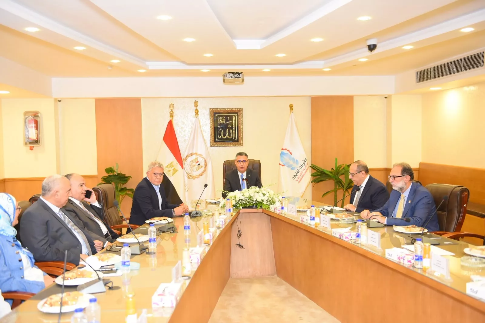 وزير التموين يترأس اجتماع الشركة القابضة للصناعات الغذائية