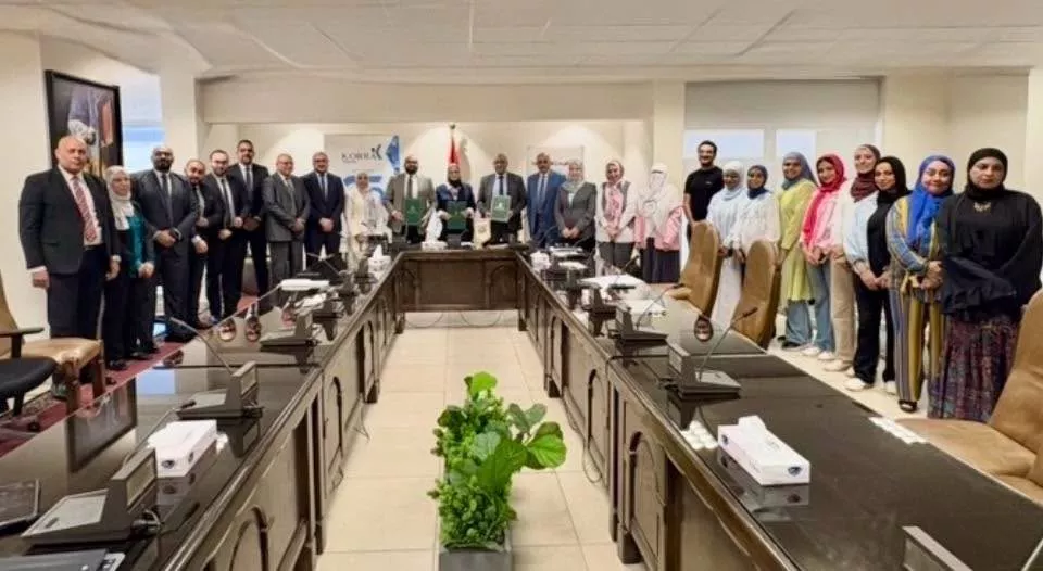المصرية لنقل الكهرباء توقع عقد تنفيذ المرحلة الثالثة من خط أوراسكوم الحوامدية