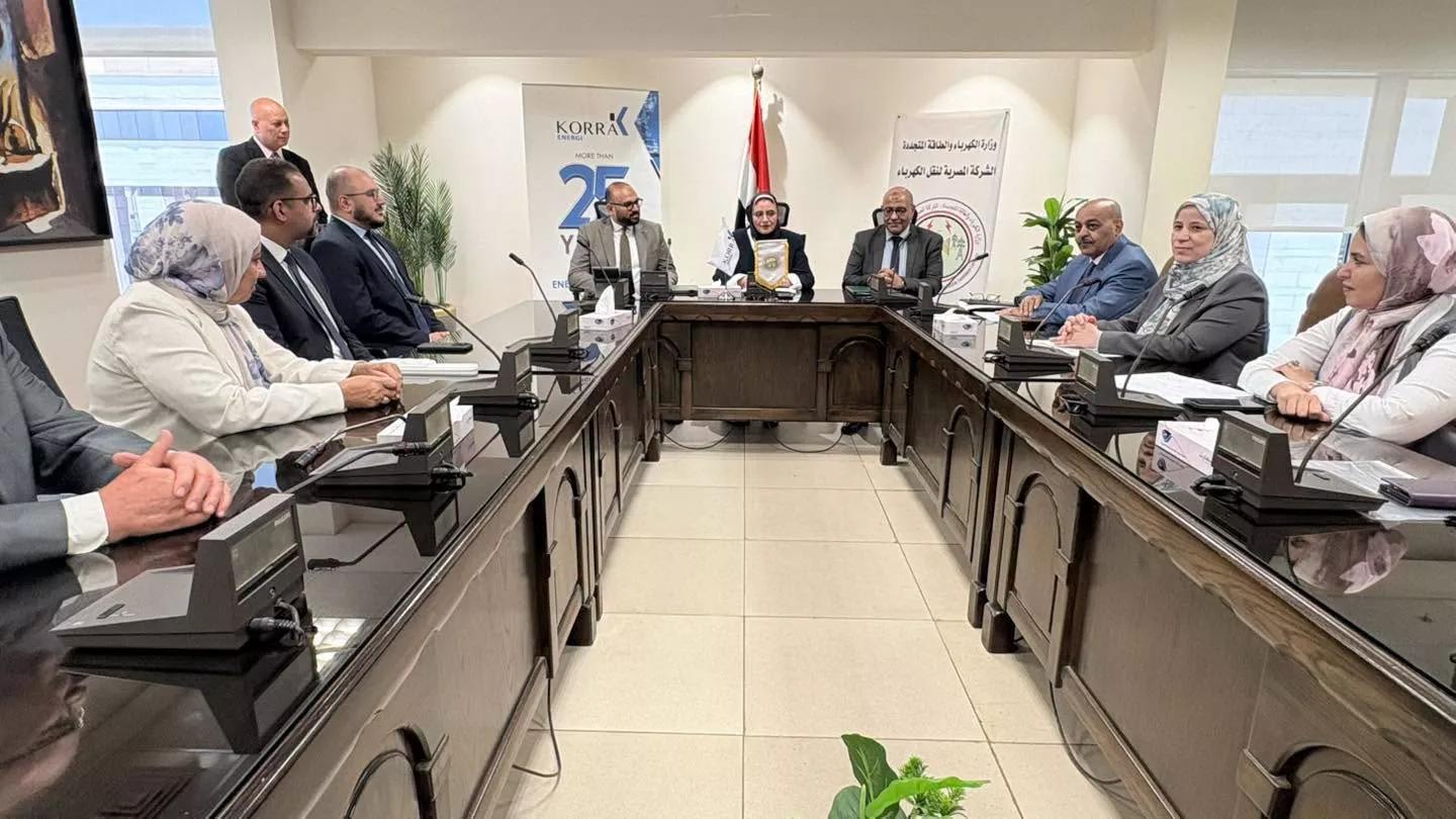 المصرية لنقل الكهرباء توقع عقد تنفيذ المرحلة الثالثة من خط أوراسكوم الحوامدية