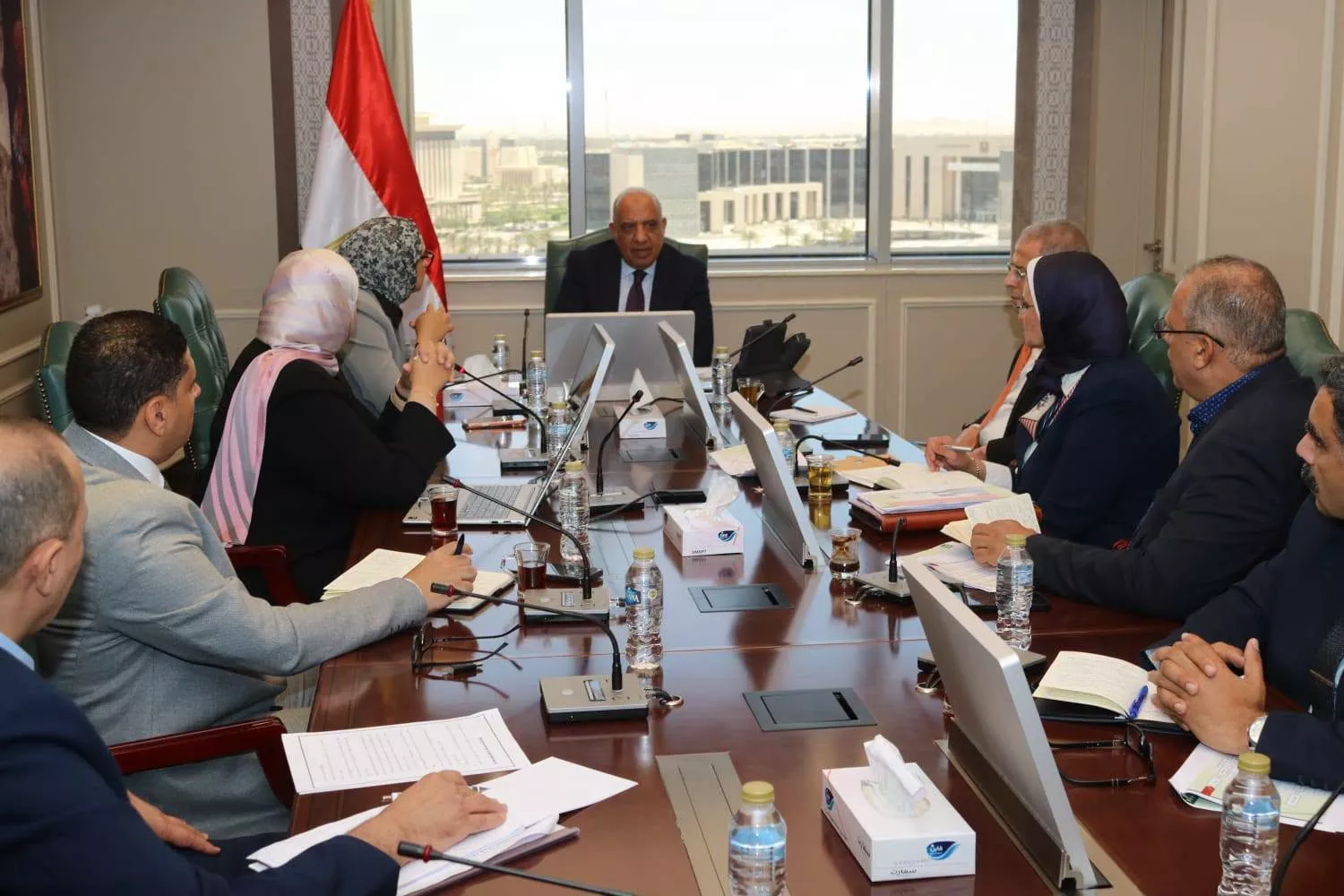 وزير الكهرباء يجتمع مع محافظ الوادي الجديد