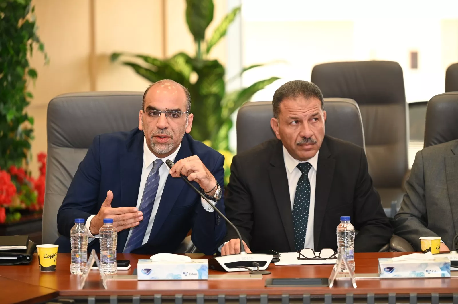 وزارة الصناعة في اجتماع موسع مع شركات تصنيع السكر