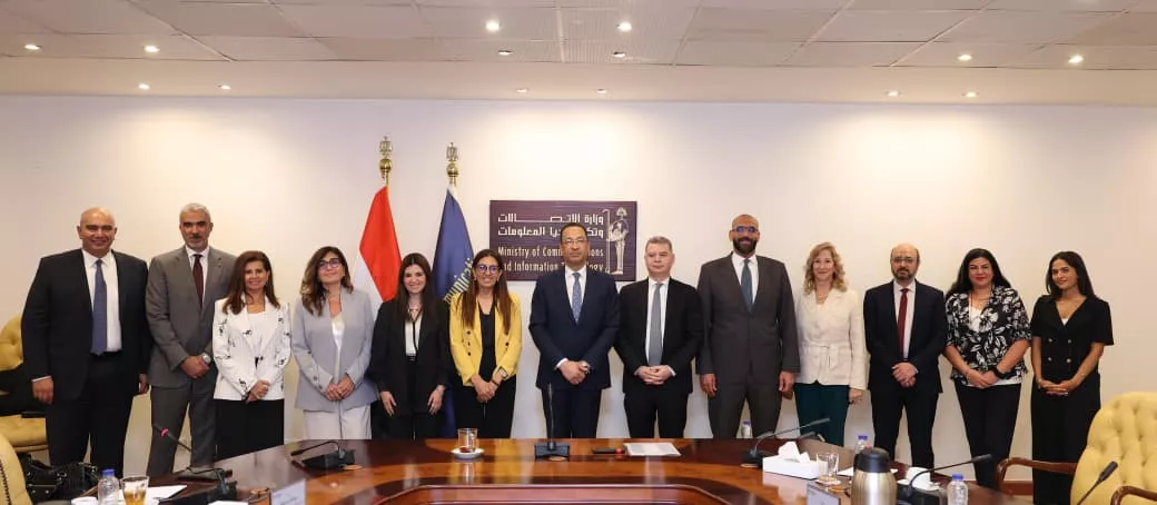 وزير الاتصالات يلتقي أعضاء لجنة التحول الرقمى بغرفة التجارة الأمريكية
