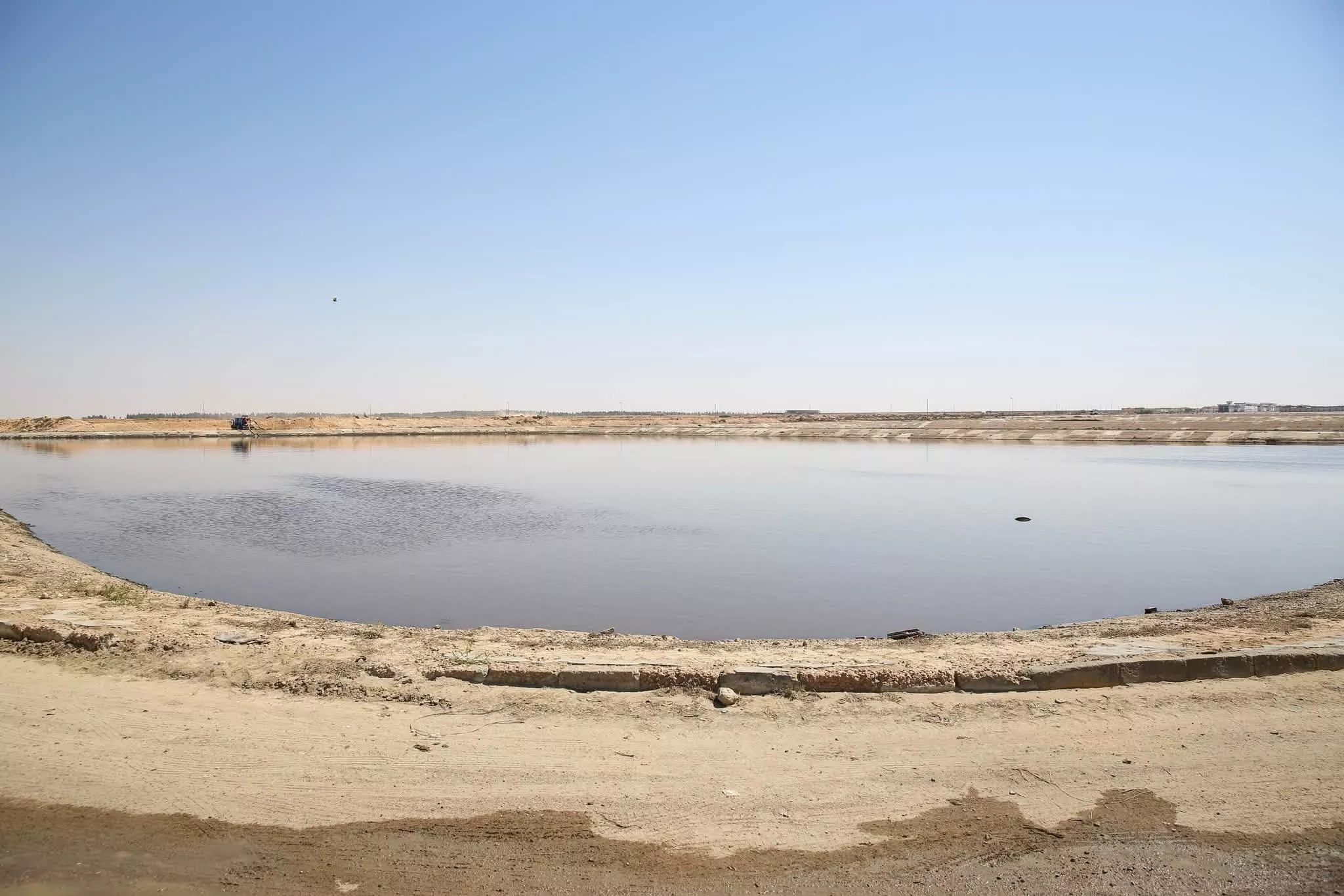 وزيرة الإسكان تتفقد محطة معالجة الصرف الصحي بمرسى مطروح