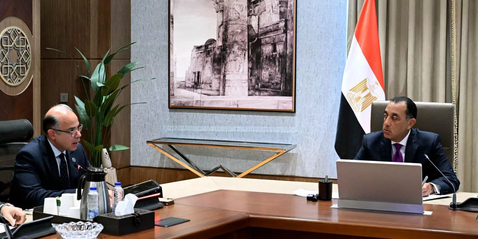 رئيس الوزراء يتابع عدد من ملفات عمل وزارة الاستثمار