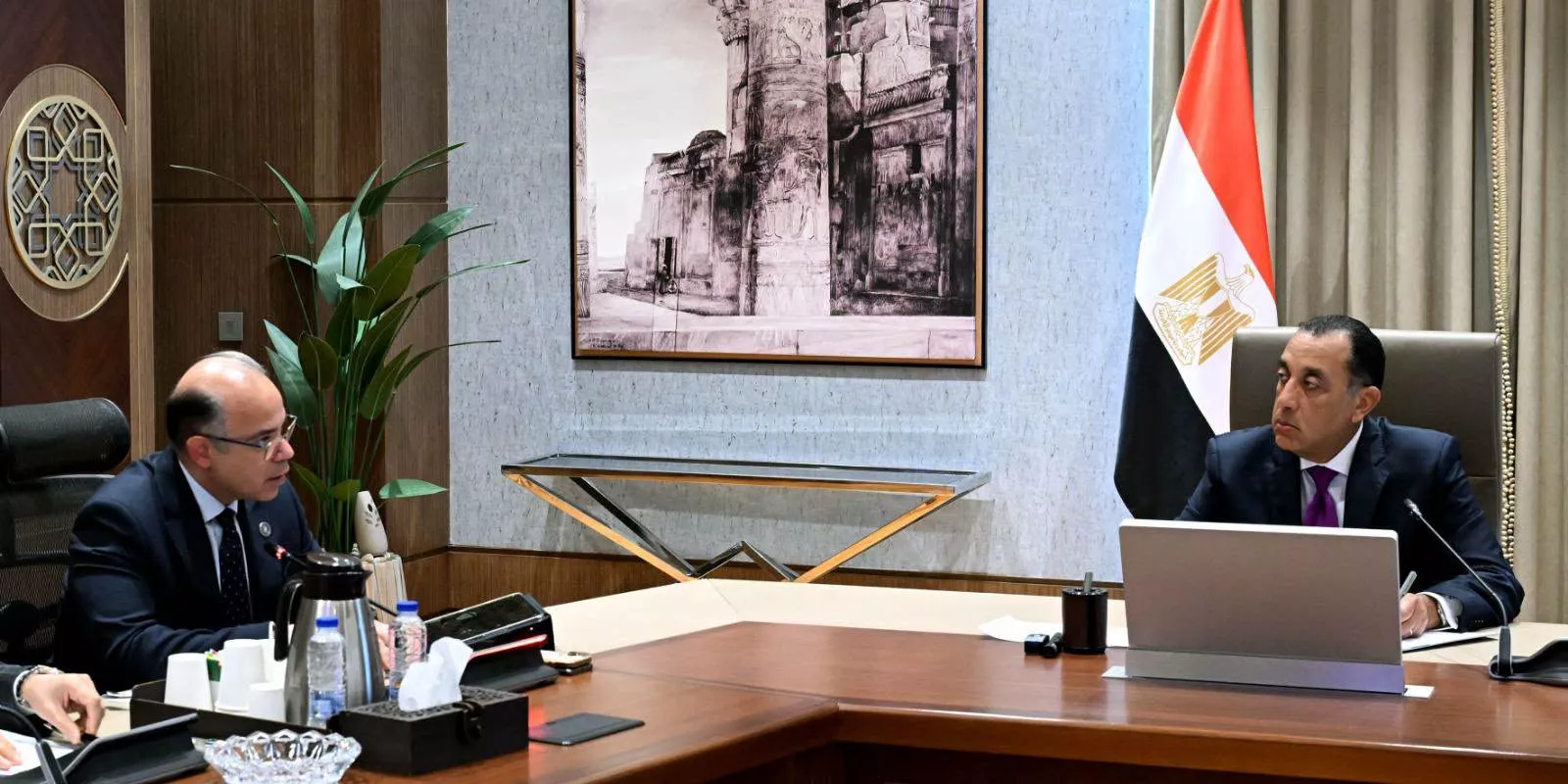 رئيس الوزراء يتابع عدد من ملفات عمل وزارة الاستثمار