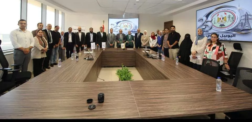 المصرية لنقل الكهرباء توقع عقد إنشاء محطة محولات ميناء دمياط