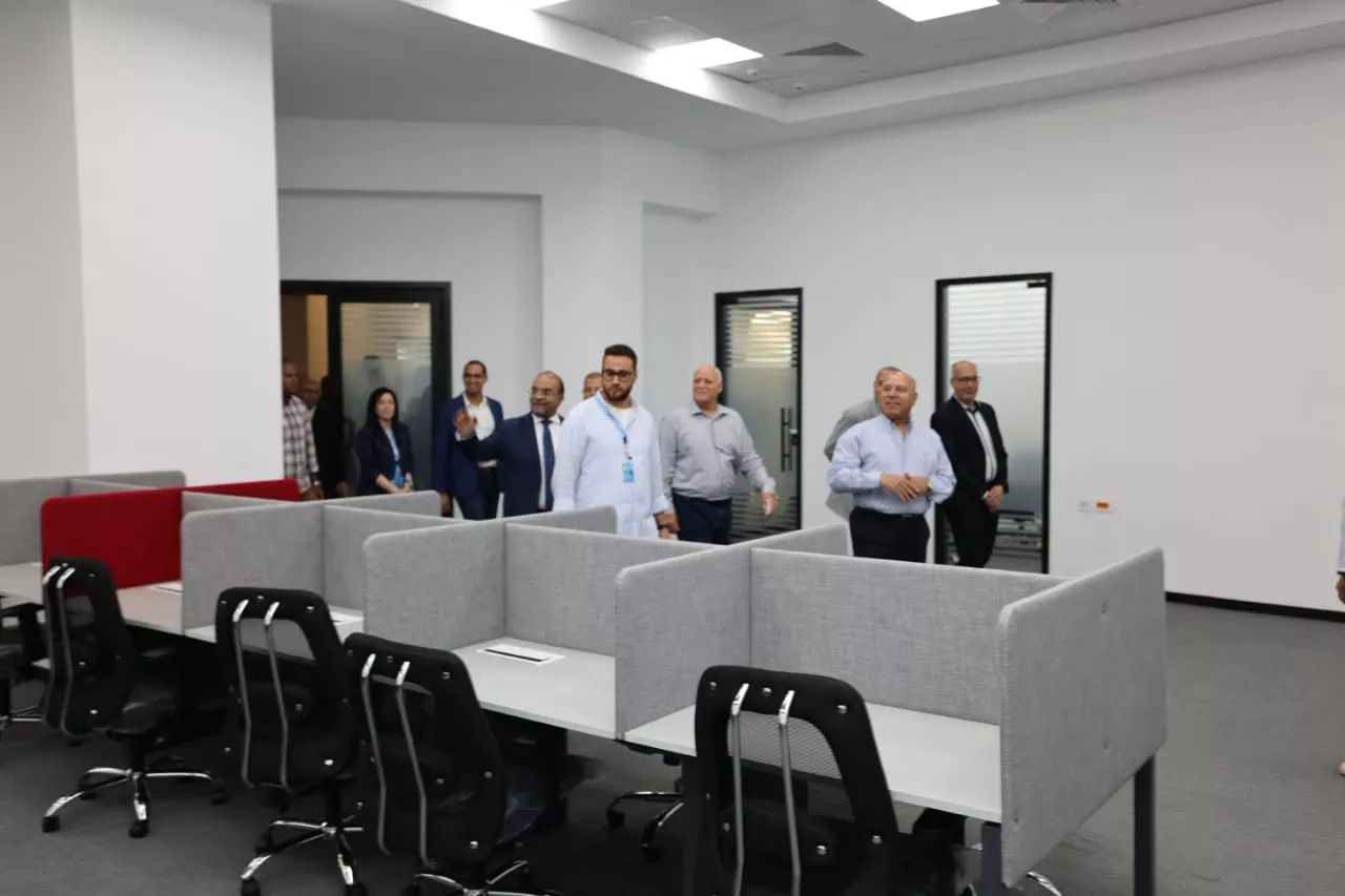 وزير النقل يتفقد محطة قطارات صعيد مصر ببشتيل