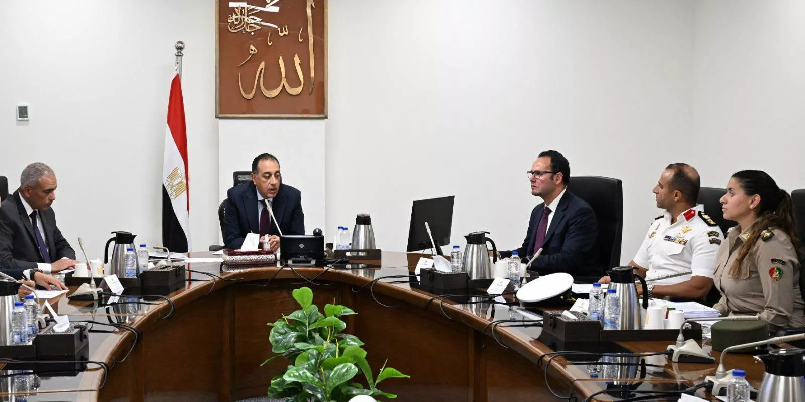 رئيس الوزراء يتابع منظومة التعامل مع ظاهرة الكلاب الضالة
