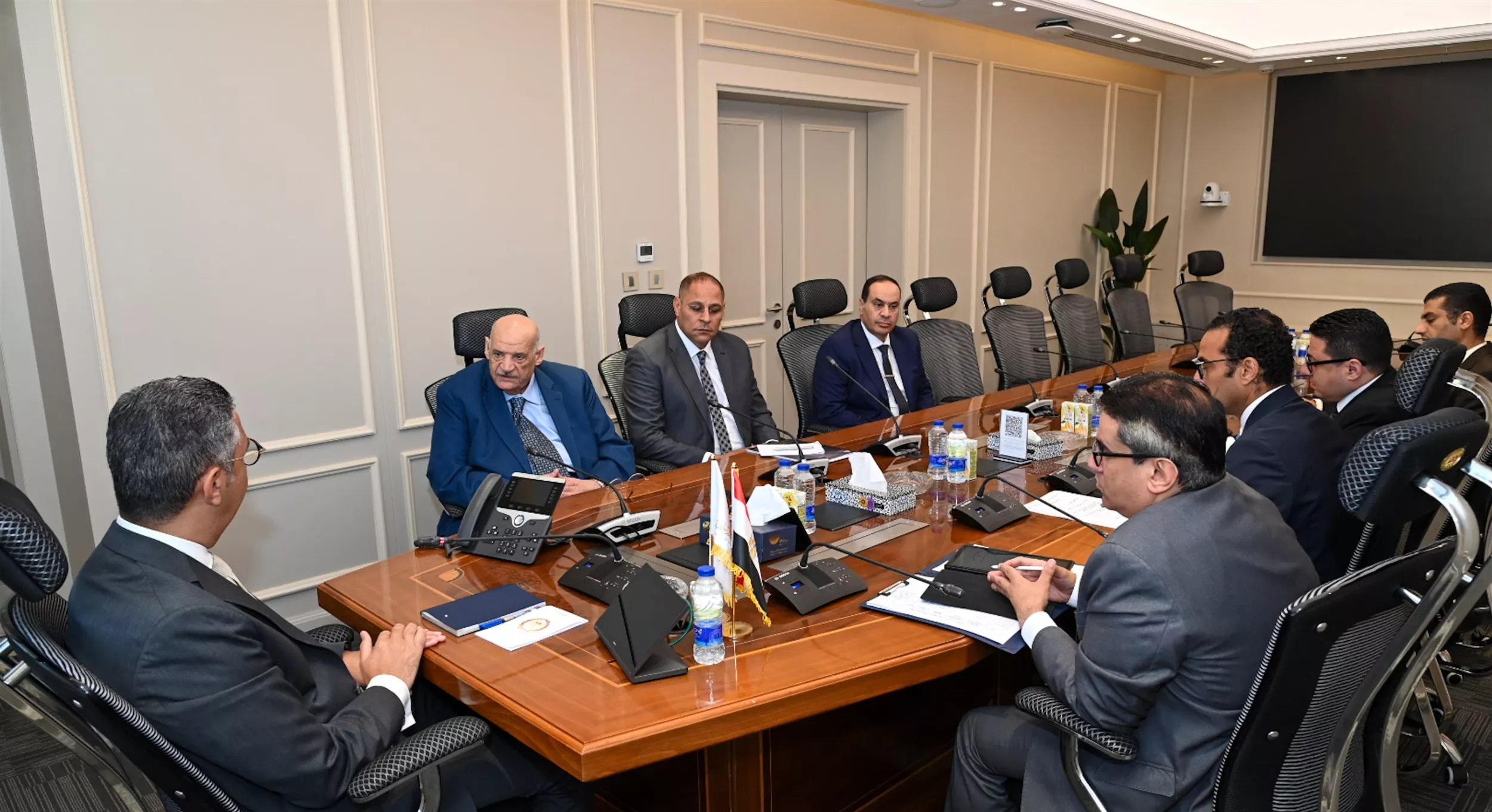 وزير التموين يلتقي رئيس الشعبة العامة للمخابز