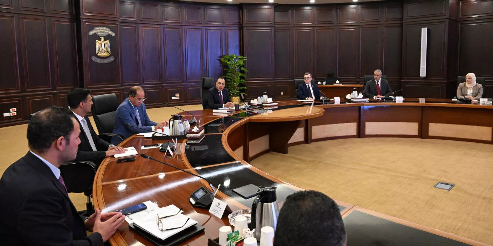رئيس الوزراء يتابع خطة ترفيق المناطق الصناعية