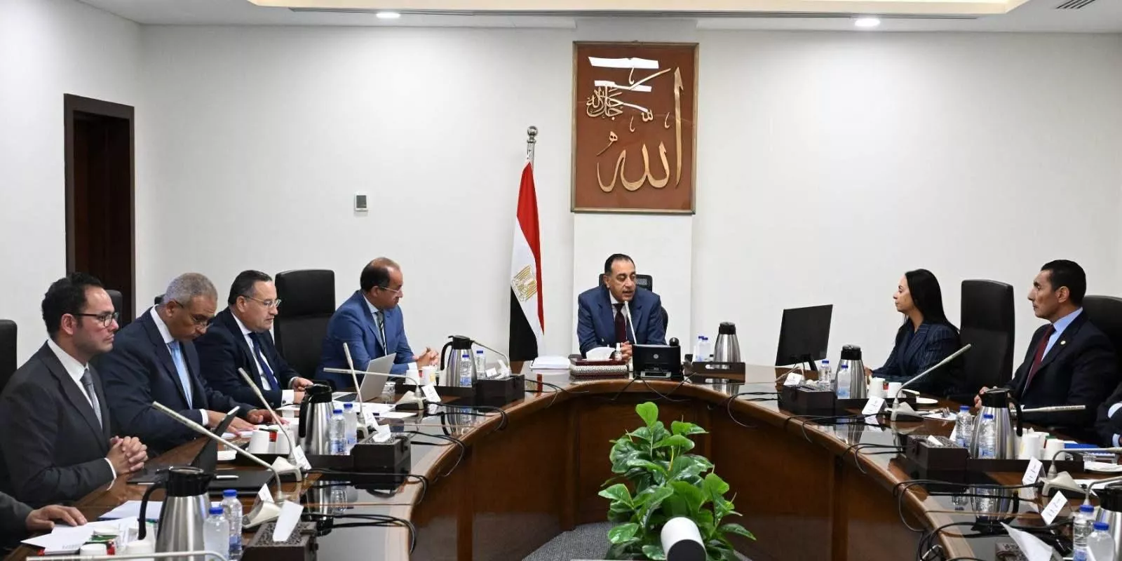رئيس الوزراء يستعرض عددا من المقترحات للبرنامج الوطني لاكتشاف ورعاية الموهوبين