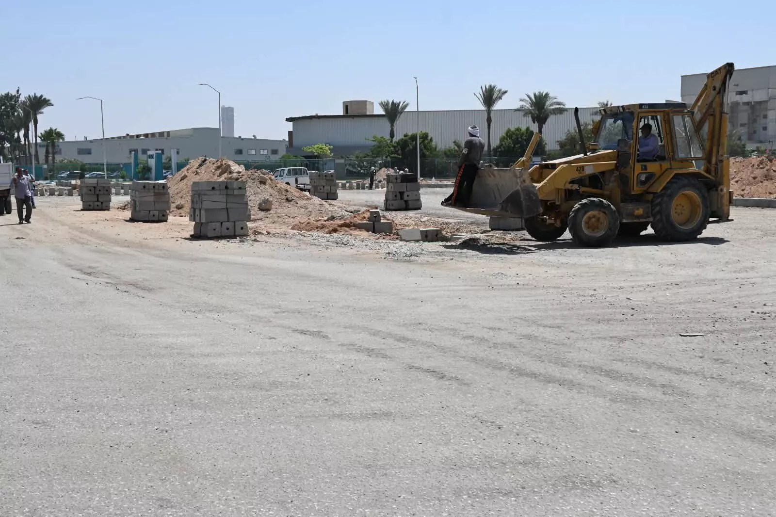 وزيرة الإسكان تعلن إطلاق التيار الكهربائي بالعاشر من رمضان