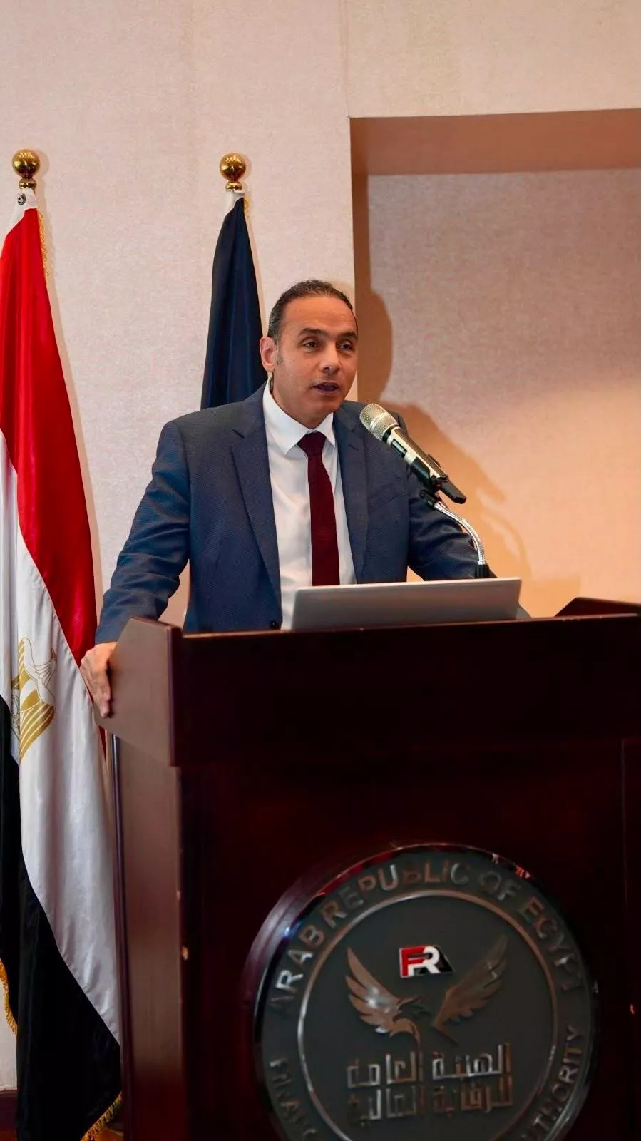 إسلام عزام يستقبل الطلاب المميزين في منحة التدريب الصيفي
