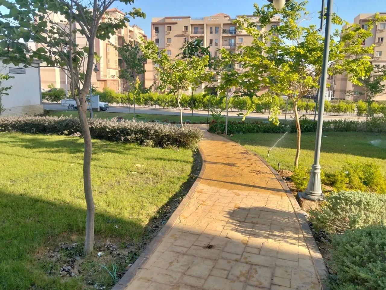 وزيرة الإسكان تتابع أعمال التطوير ورفع الكفاءة وتحسين الخدمات بمدن العبور والشروق وبدر