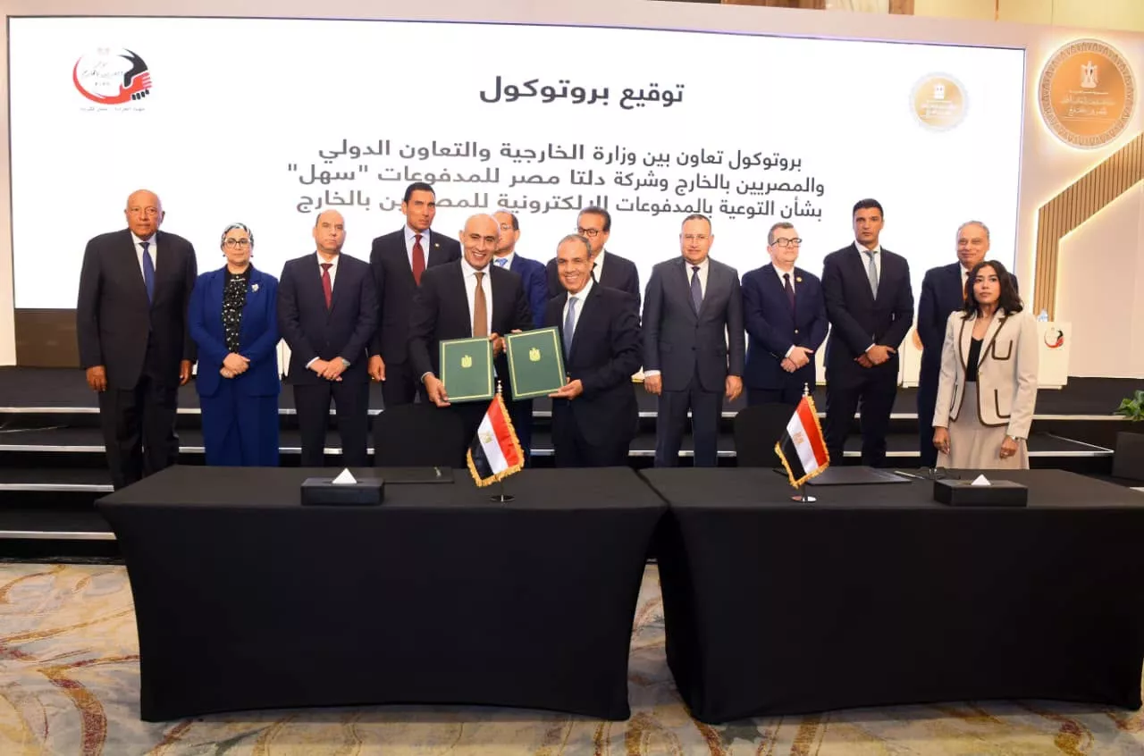 وزير الخارجية يشهد توقيع 4 بروتوكولات لتعزيز خدمات المصريين بالخارج