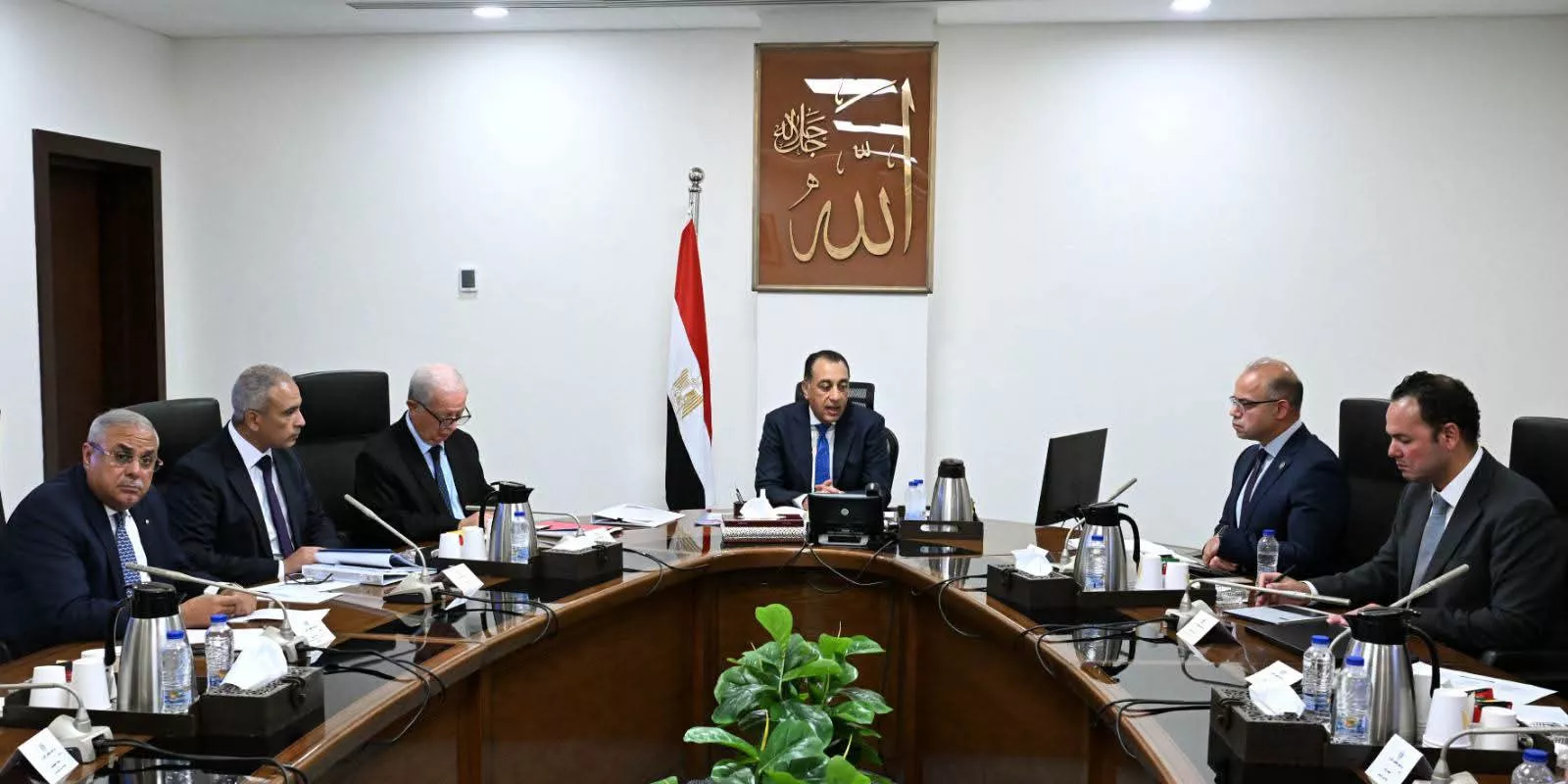 مدبولي يناقش نقل ملكية بعض الشركات من قطاع الاعمال